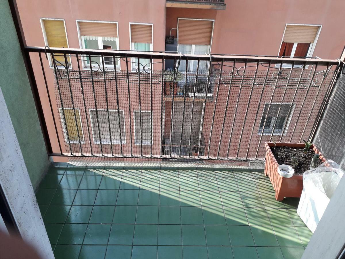 Il Naviglio Dietro L'Angolo Milan Luaran gambar